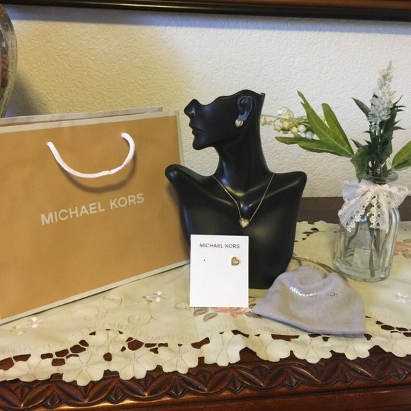 MICHAEL KORS GOLD HEART SET NECKLACE + EARRINGS - Picture 7 of 8